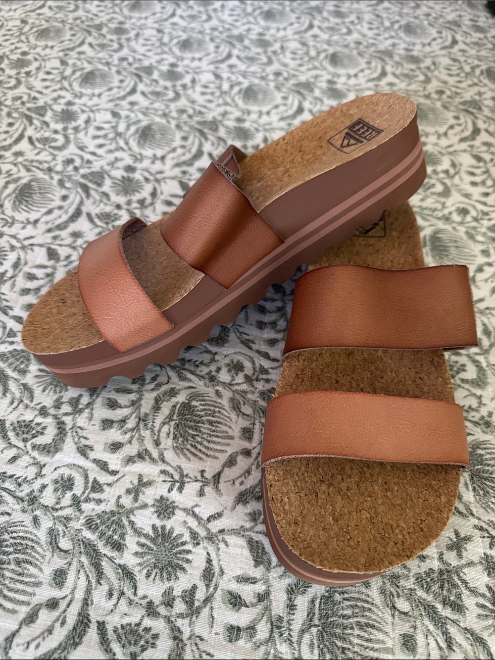New without tags, Reef Women's Copper Brown Dual Strap Platform Sandals